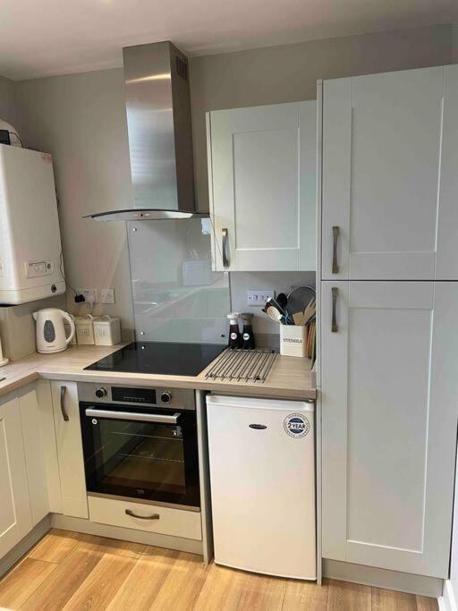 Cosy James Street Park 2 Bedroom, Ground Floor Apartment, Garden 海伦斯堡 外观 照片