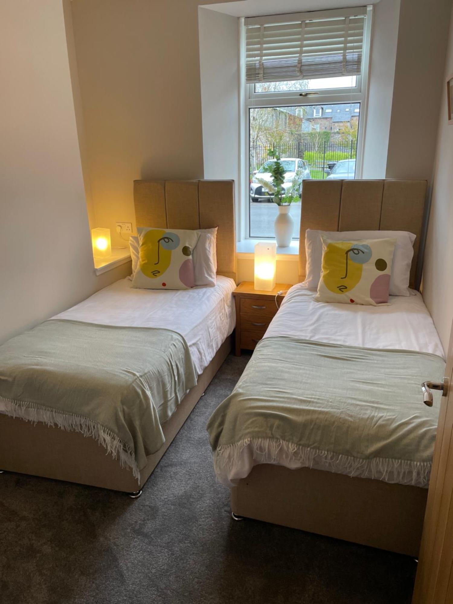 Cosy James Street Park 2 Bedroom, Ground Floor Apartment, Garden 海伦斯堡 外观 照片